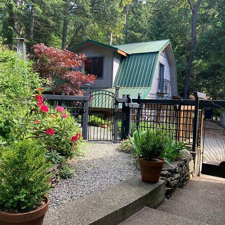 Salt Spring Carriage House B&B Ganges Exteriör bild