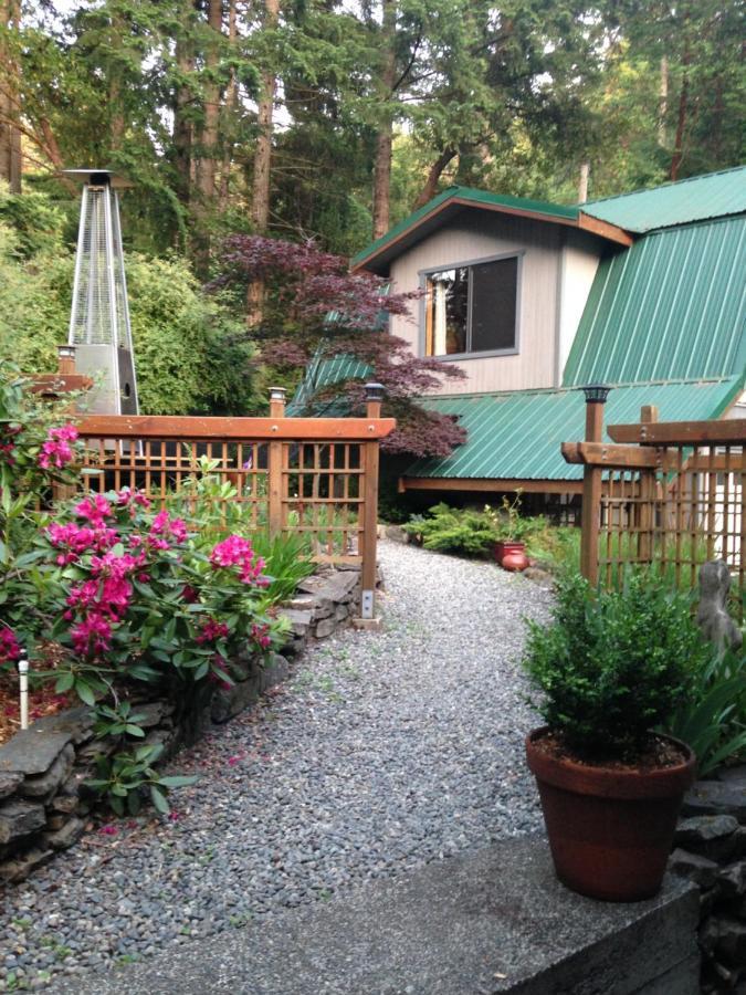 Salt Spring Carriage House B&B Ganges Exteriör bild