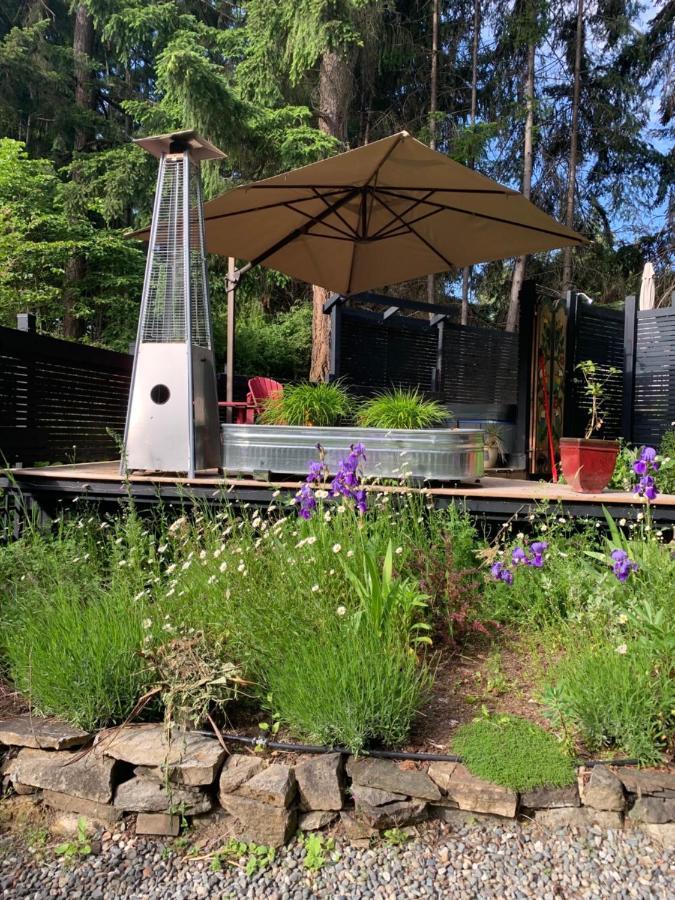 Salt Spring Carriage House B&B Ganges Exteriör bild