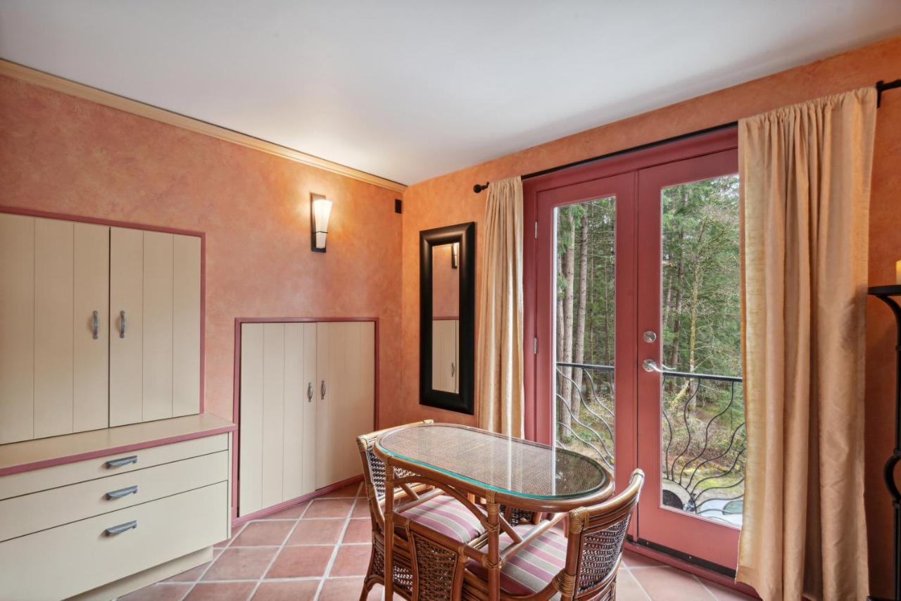 Salt Spring Carriage House B&B Ganges Exteriör bild
