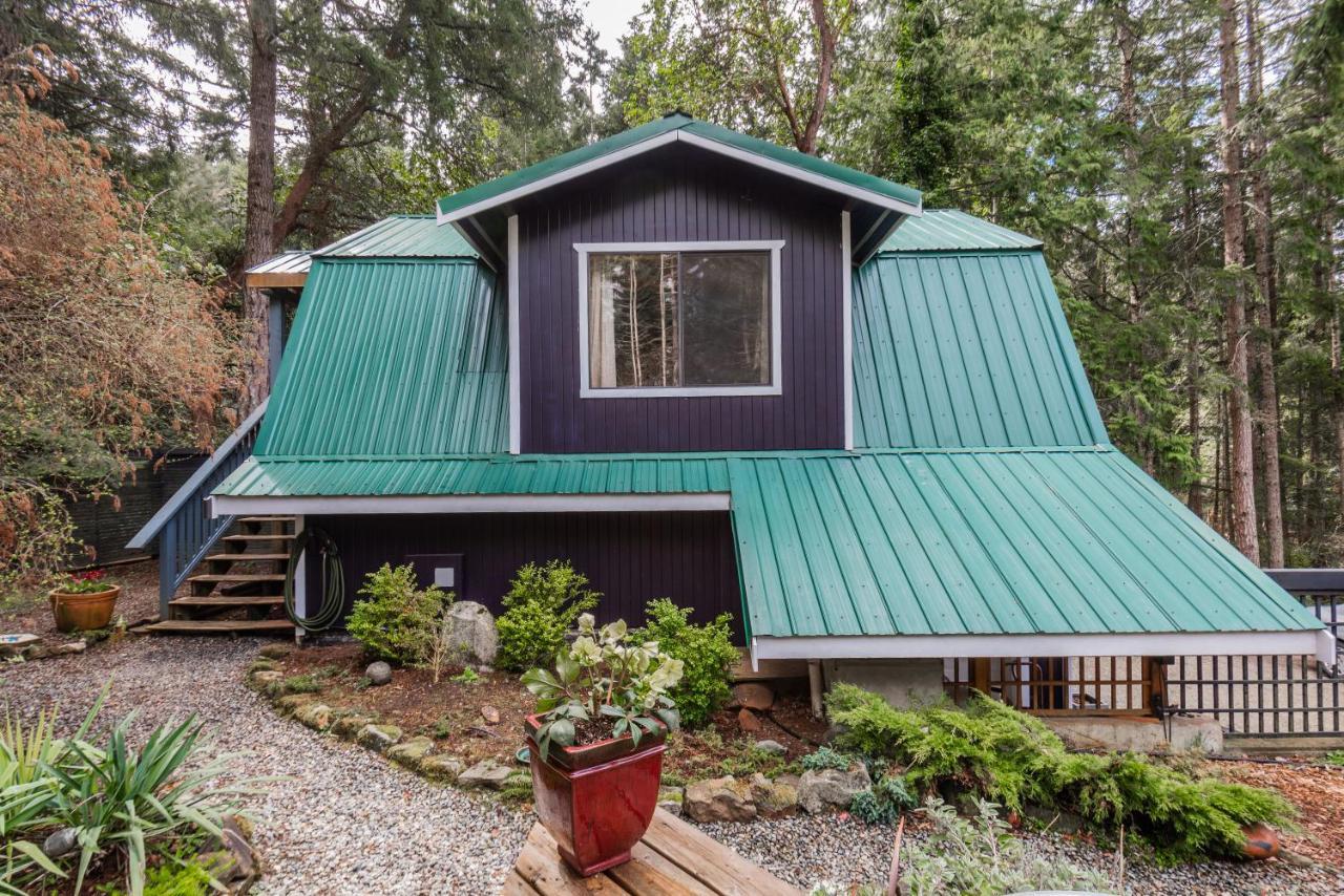 Salt Spring Carriage House B&B Ganges Exteriör bild