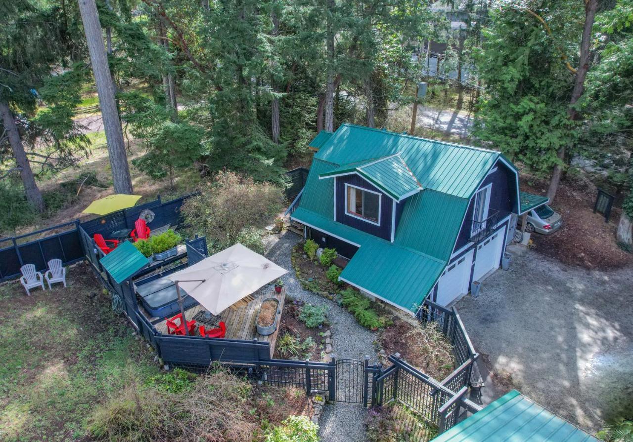 Salt Spring Carriage House B&B Ganges Exteriör bild