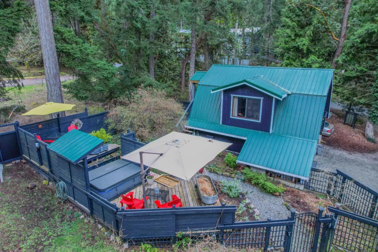 Salt Spring Carriage House B&B Ganges Exteriör bild